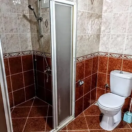 Fethiye Merkezde Ferah Ve Balkonlu 2+1 Daire * פאטהיה