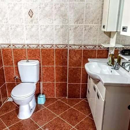 Fethiye Merkezde Ferah Ve Balkonlu 2+1 Daire * 페티예