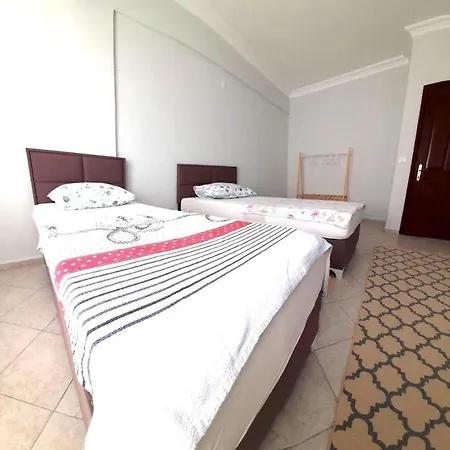 Fethiye Merkezde Ferah Ve Balkonlu 2+1 Daire *